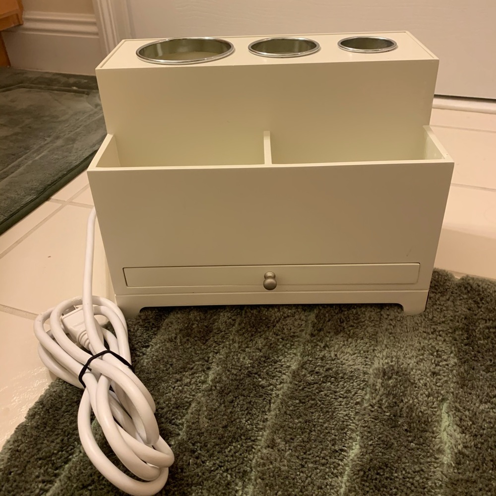 Hair tool organizer